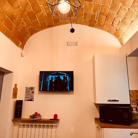 A Pie Piazza Apartment *