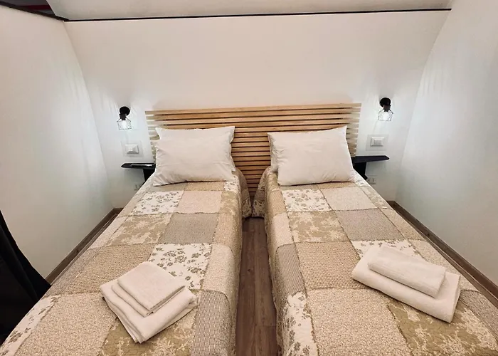 A Pie Piazza Apartment *