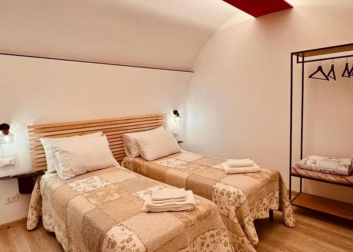 A Pie Piazza Apartment *